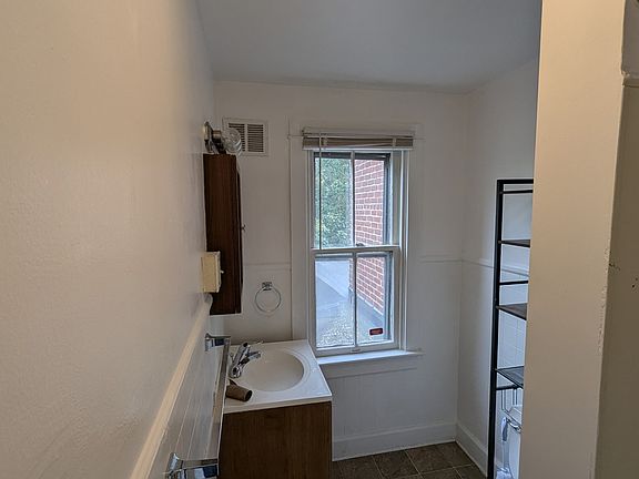 5th image of 507 N Lime St #4