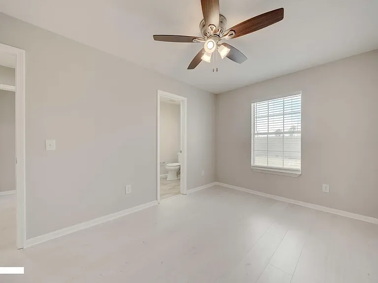 102 Byrd Dr — Photo 8