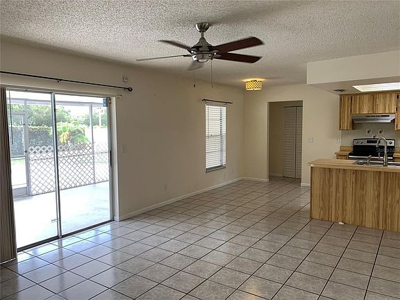 3rd image of 4317 Hollow Hill Dr