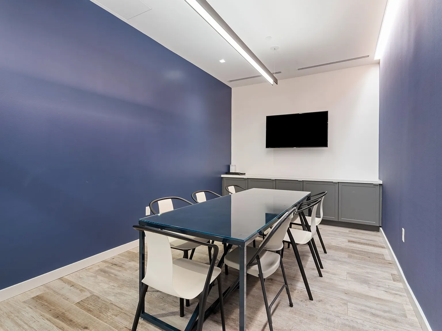 839 Beacon — Photo 3