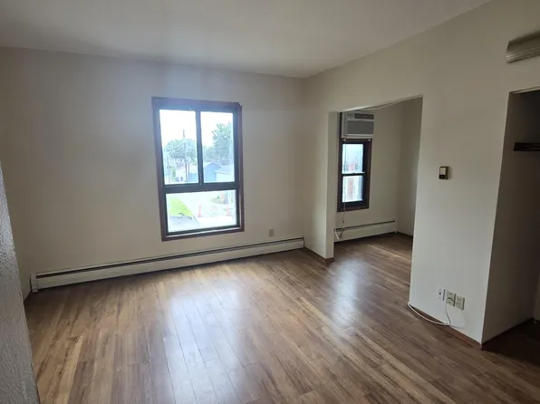 817 Lowry Ave NE, Minneapolis, MN 55418