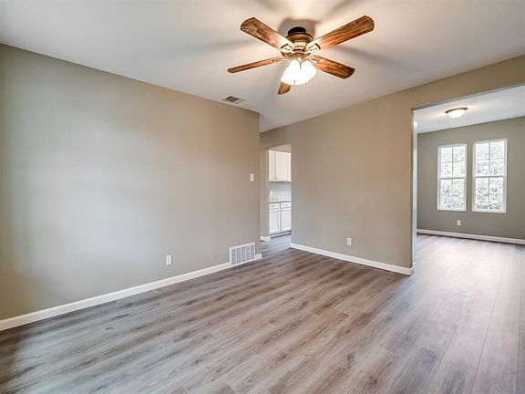 2nd image of 3633 Aurora St
