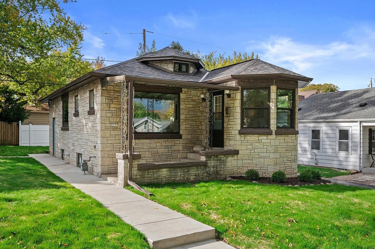 2337 North 71st STREET, Wauwatosa, WI 53213 | Zillow