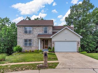 307 Copper Mountain Dr, Fenton, MO 63026