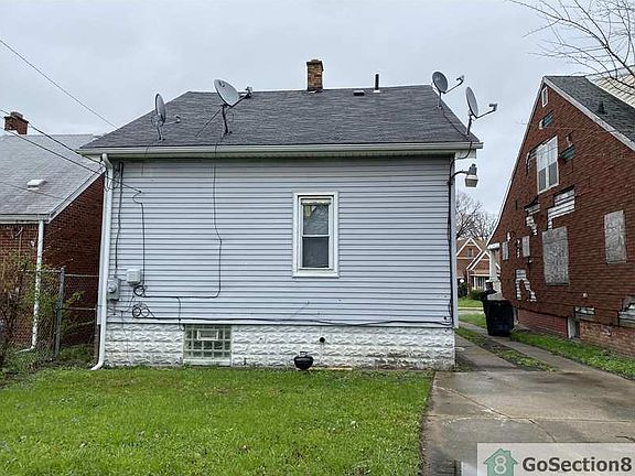 3rd image of 20011 Hanna St