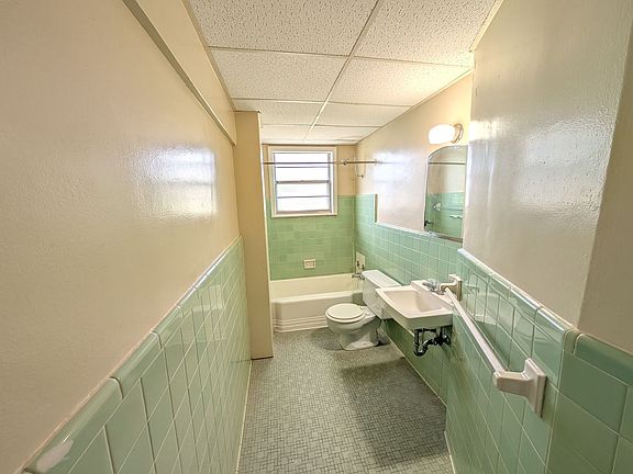 5th image of 1525 E 9th St #L1-e1