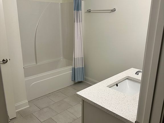 3rd image of 436 Portsdale Dr