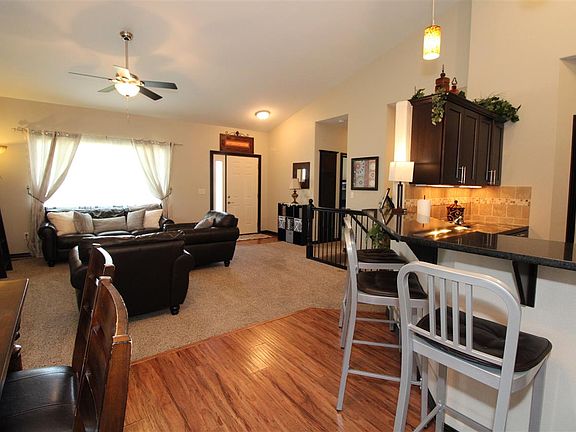 4th image of 135 Genna Ct