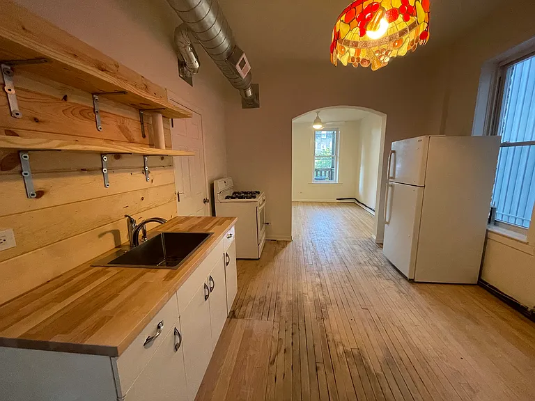 2120 W 18th Pl #2R — Photo 3