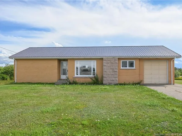 301 Acadie St, Grande Anse, NB E8N 1B9