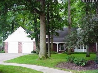 126 Briar Lake Ct, Elyria, OH