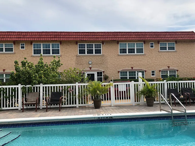 221 SE 9th Ave #111 — Photo 3