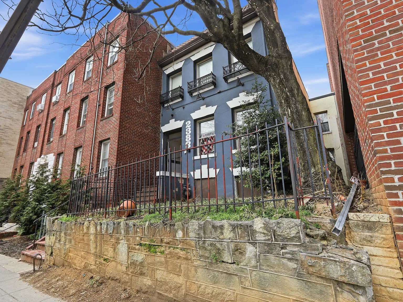 2388 Champlain St NW — Photo 1