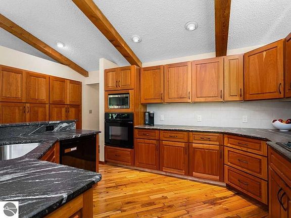 4th image of 7211 Logan Ln
