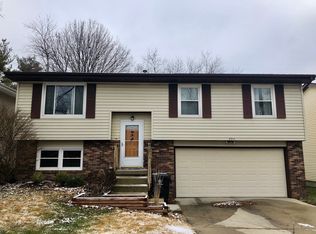 2511 Clearwater Ave, Bloomington, IL