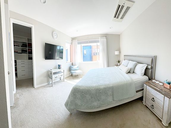 MasterBed02