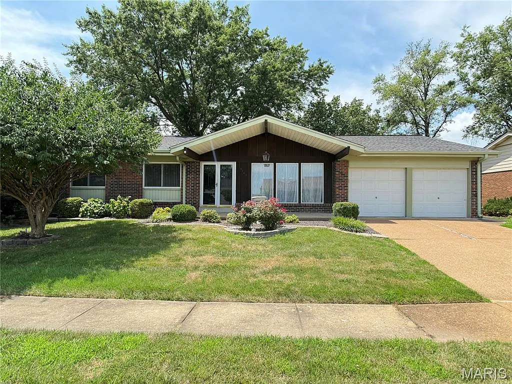 5143 Oakfire Dr photo 1