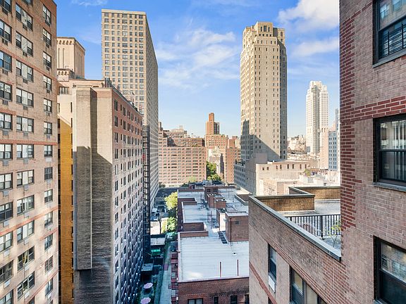 5th image of 340 E 80th St APT 15K