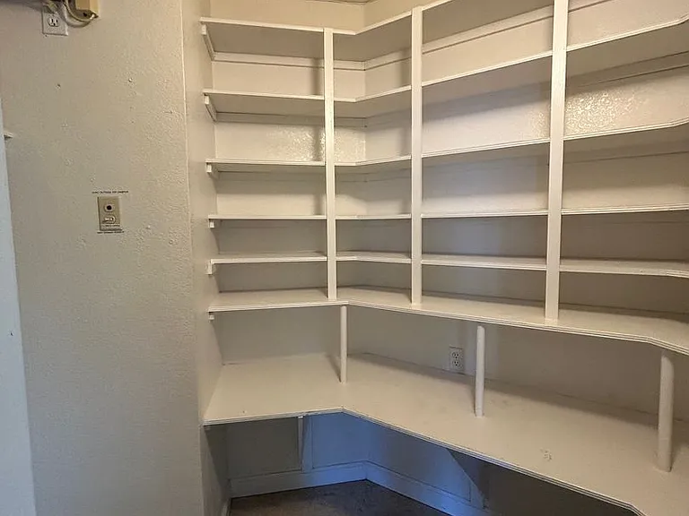 1661 Manzanita Ave — Photo 30