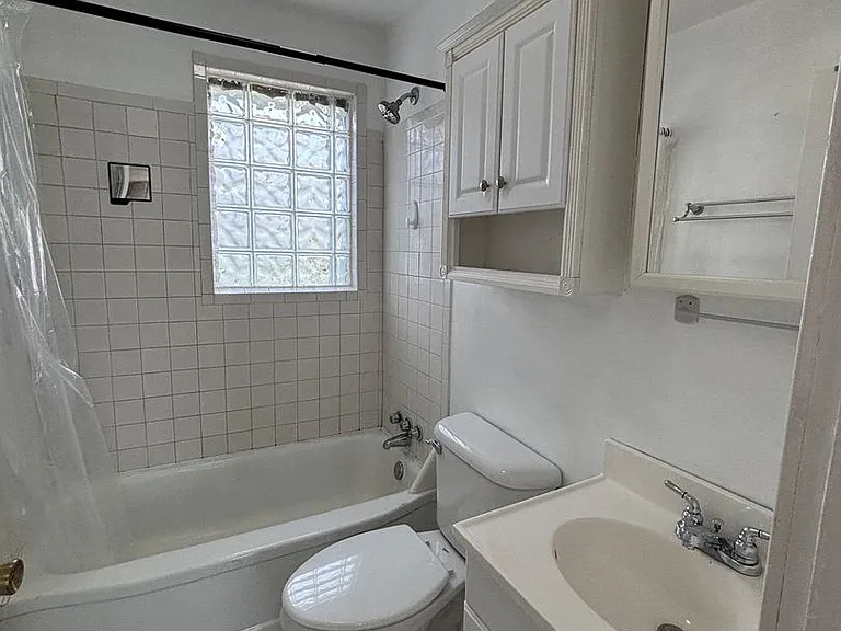 950 Morgan Ave SE — Photo 33