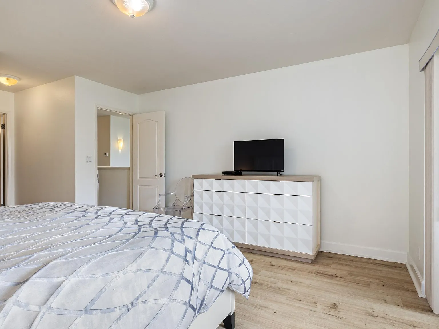 3 bed, 1625 sqft, $6,500 — Photo 4