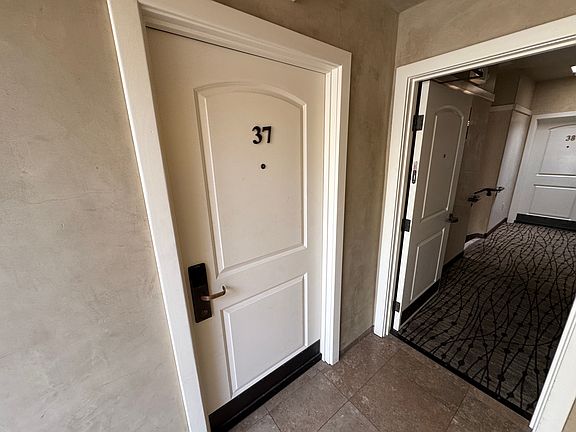 4th image of 1044 Wall St #37