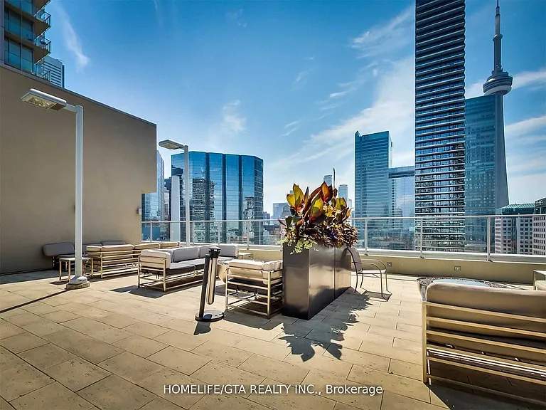 126 Simcoe St #307 — Photo 34