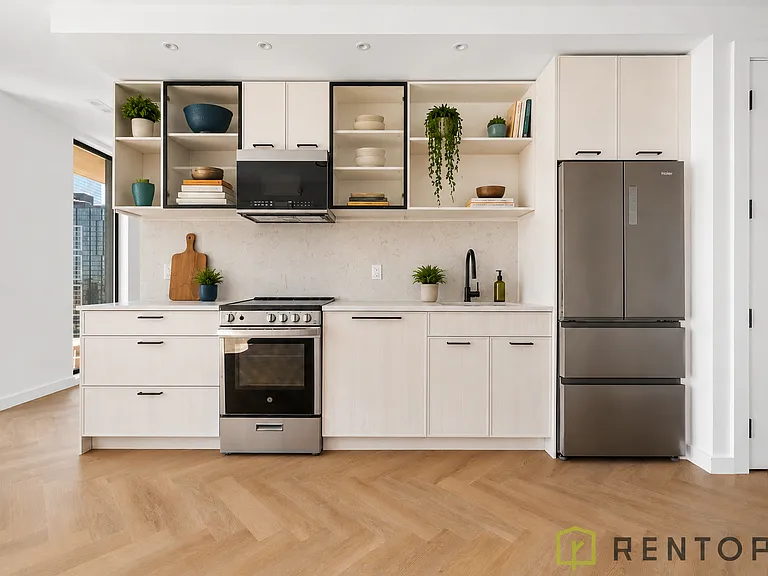 106 Fleet Pl #18A — Photo 4
