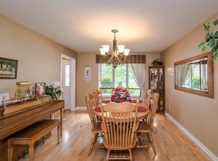 1012 Rolling Greens Ln NW, Hutchinson, MN 55350