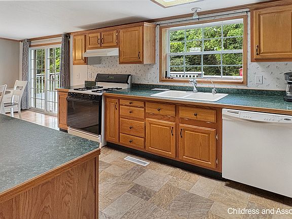 3rd image of 7225 Equine Ln SE