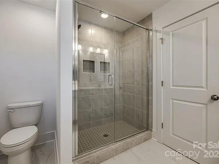 1237 Eastway Dr — Photo 32