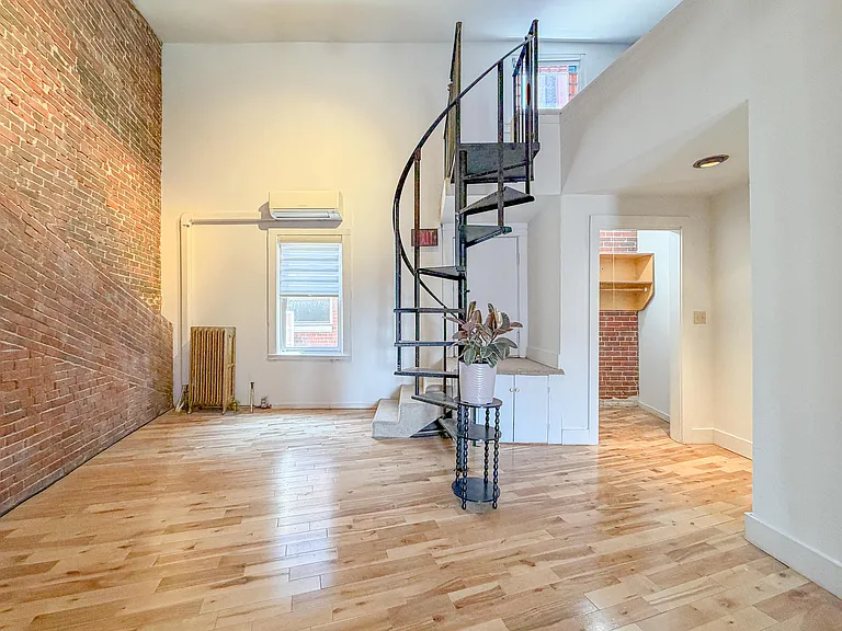 578 Congress St #3 — Photo 16