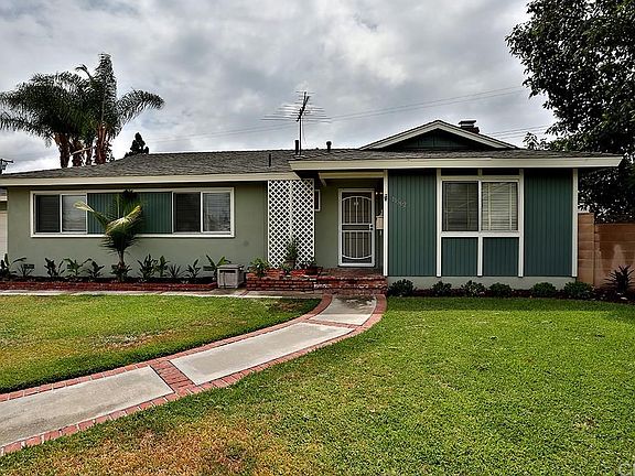 4th image of 11562 Hanna Cir