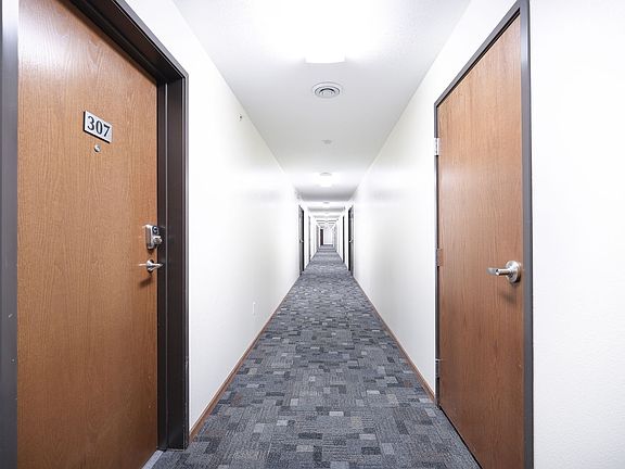 5th image of 311 Bunting Ln #110