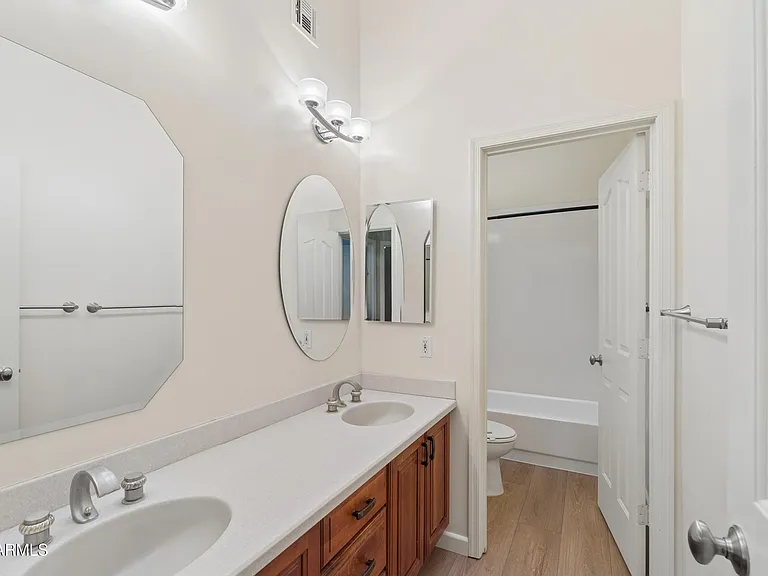 1307 E Treasure Cove Dr — Photo 40