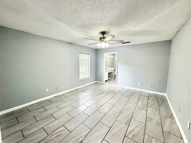 1081 Leeward Dr — Photo 8