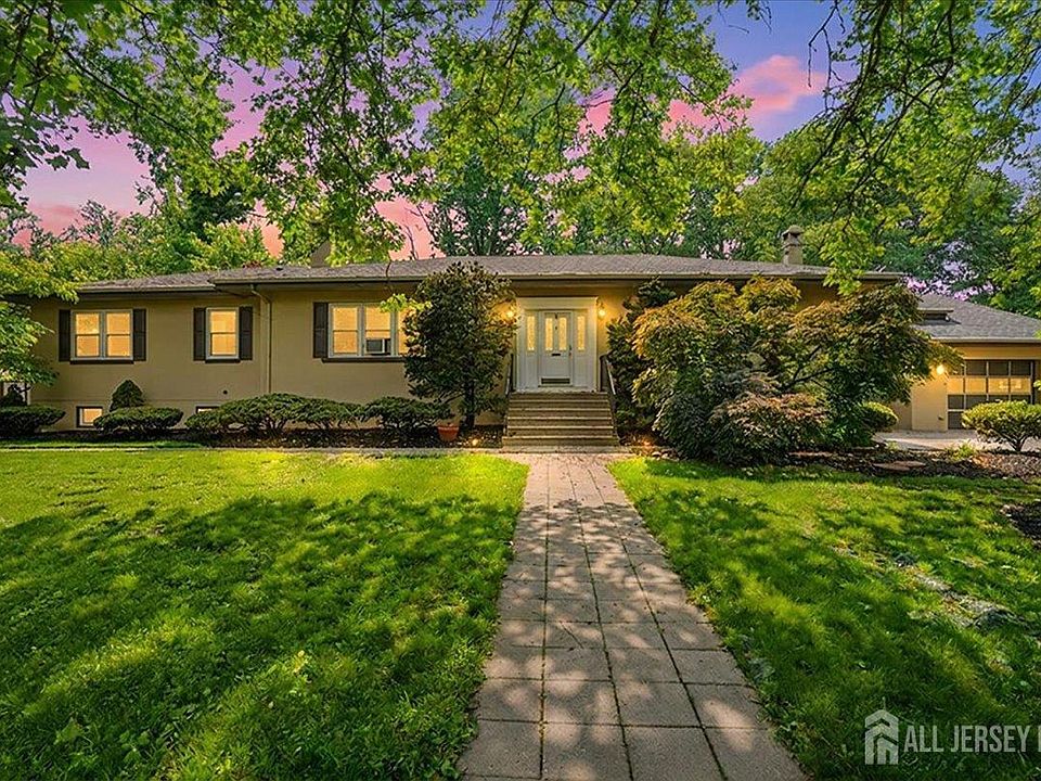 1st image of 4 Orchard Ave