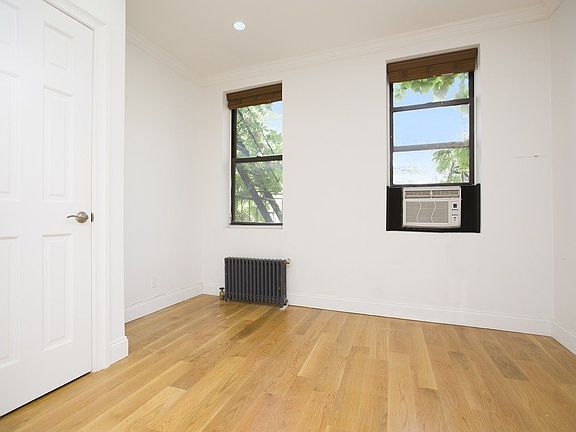 5th image of 45 Carmine St #3FF