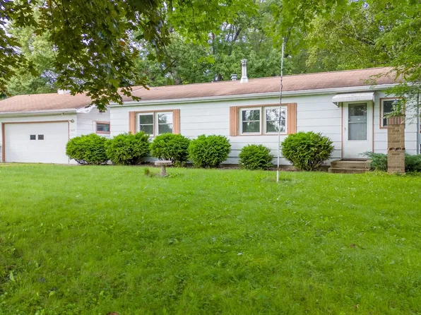 2612 Fairview Rd, Neenah, WI 54956