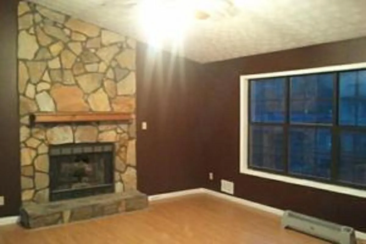 3 bed, 2000 sqft, $1,800 — Photo 3