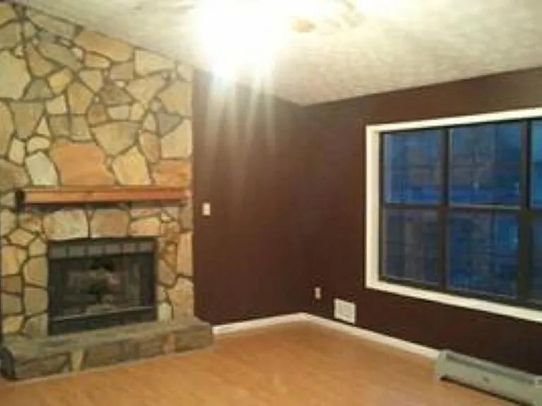 Living Room/Den