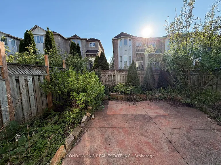 78 Bridlepath St — Photo 27