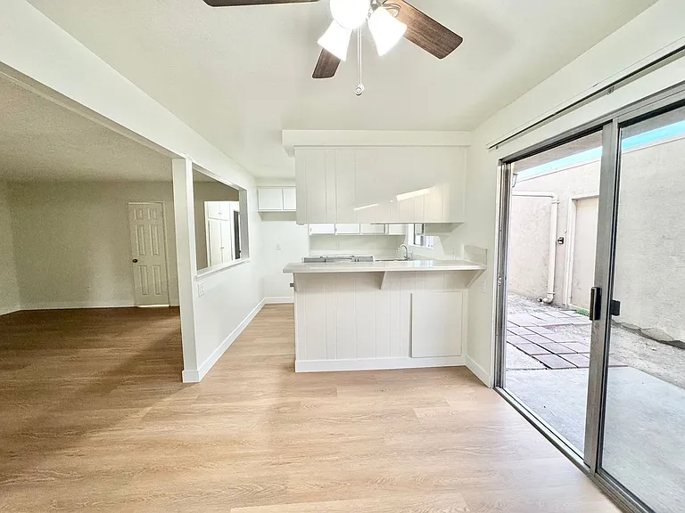 Westgate Villa Apartments — Photo 38