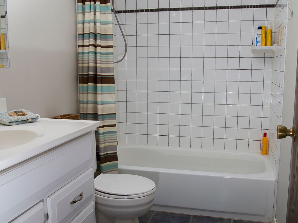 2nd image of 489 McHenry #2b