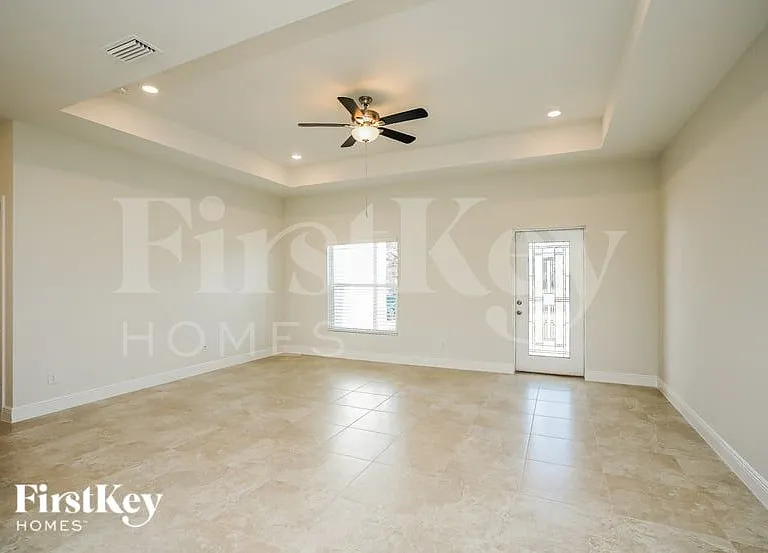 1706 NW 28th St — Photo 4