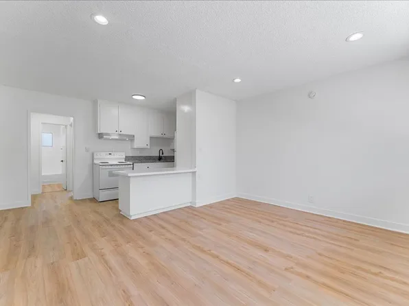 1626 Pine Ave, Long Beach, CA