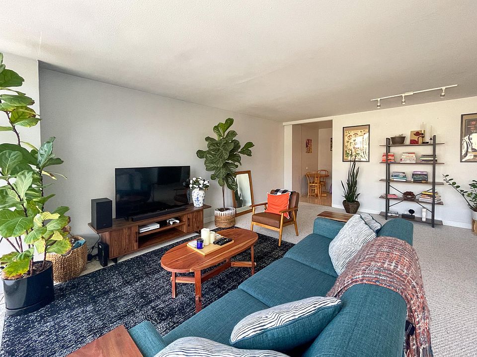 1st image of 330 W Diversey Pkwy APT 1006