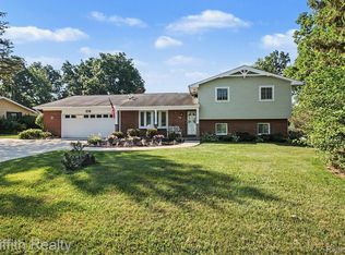 578 E Coon Lake Rd, Howell, MI 48843