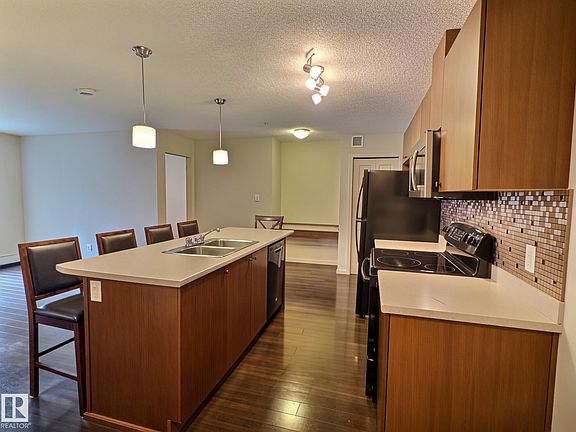 4th image of 508 Albany Way NW #106