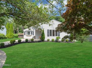 10 Kennedy Ct, Atlantic Highlands, NJ 07716